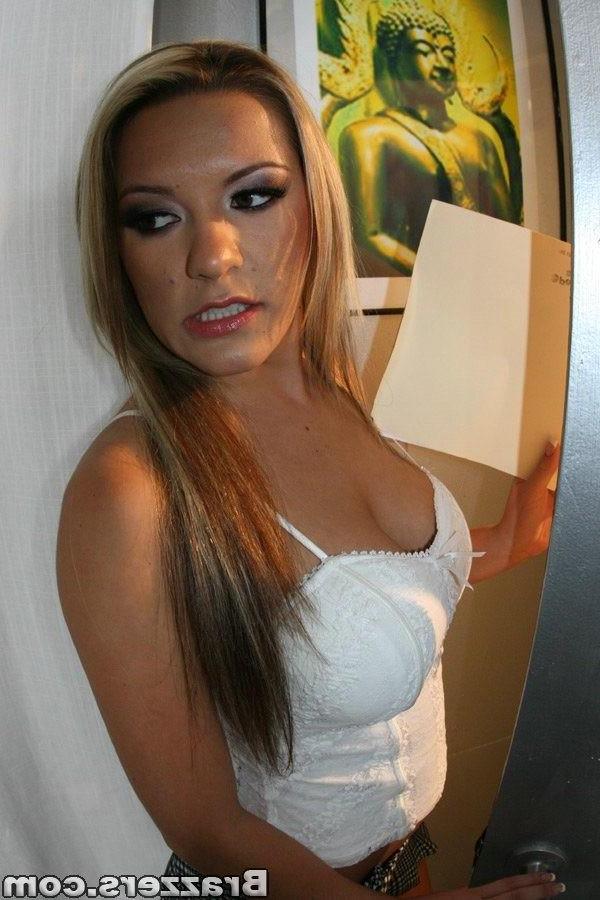 16P The sexiest girl in the office gets fucked hard