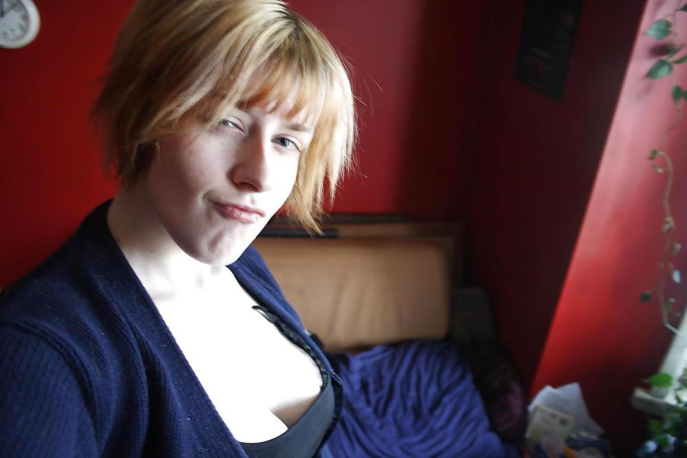25P STRIP ON THE WINDOW...NICE TITS