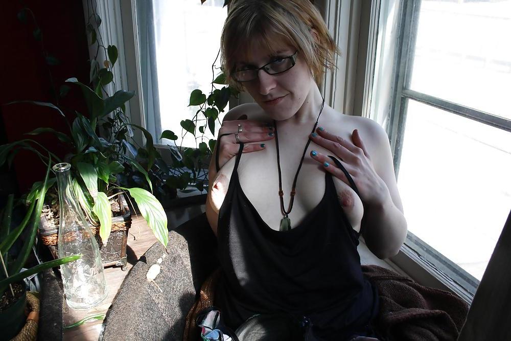25P STRIP ON THE WINDOW...NICE TITS