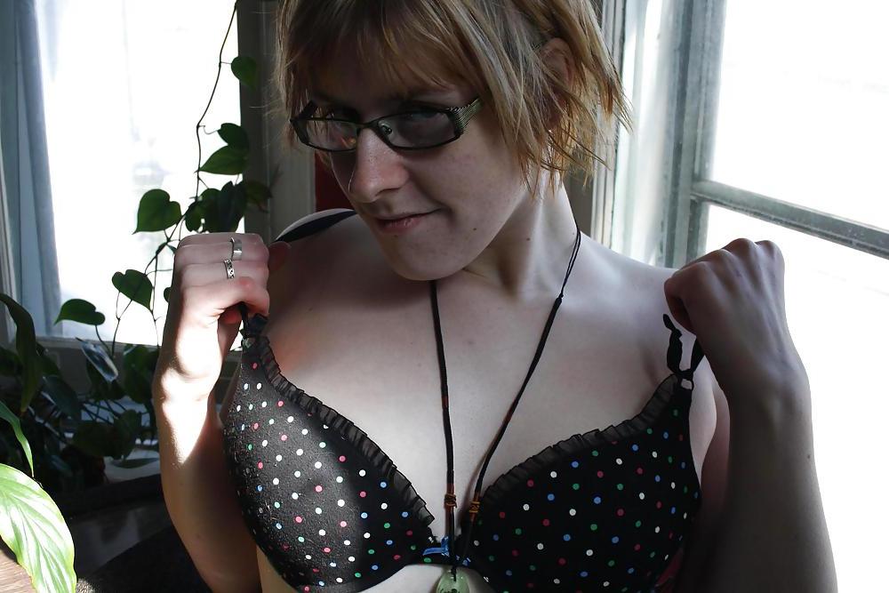 25P STRIP ON THE WINDOW...NICE TITS