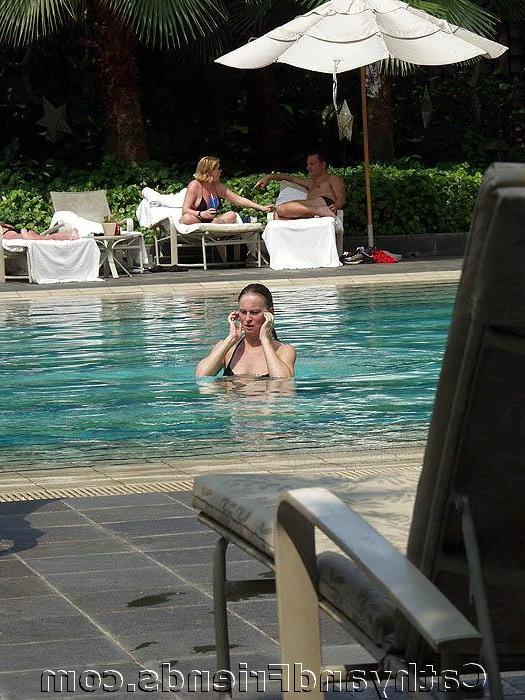 16P Naughty housewife has hot secret sex