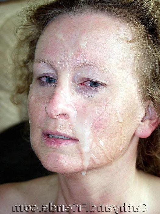 16P Naughty housewife has hot secret sex