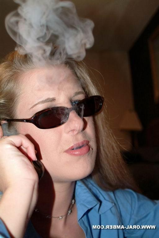 16P Smoking amateur girl giving a blowjob