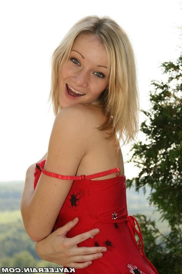 15P Gorgeous blonde nineteen year old flashing and posing outdoors