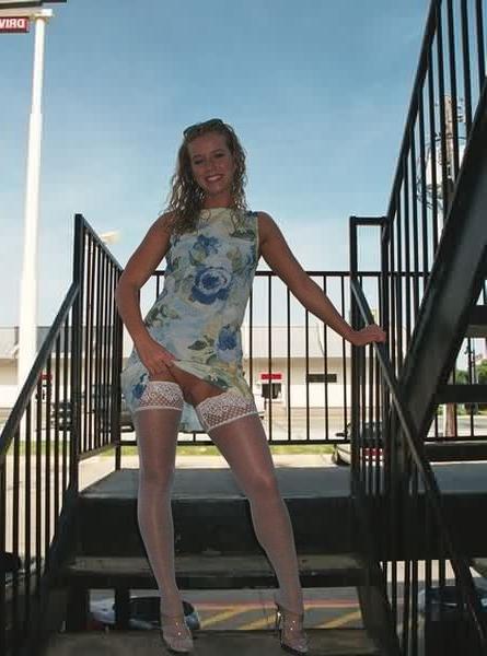 16P Naughty Blonde Flasher Bares Body Outdoors