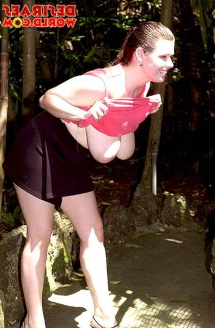 10P Babe flash her big tits and pussy outdoors