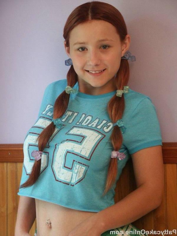 15P Schoolgirl spreads her legs open