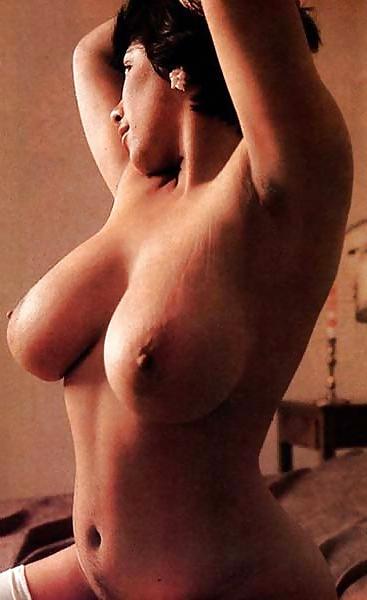 11P Busty & Hairy Clyda Rosen