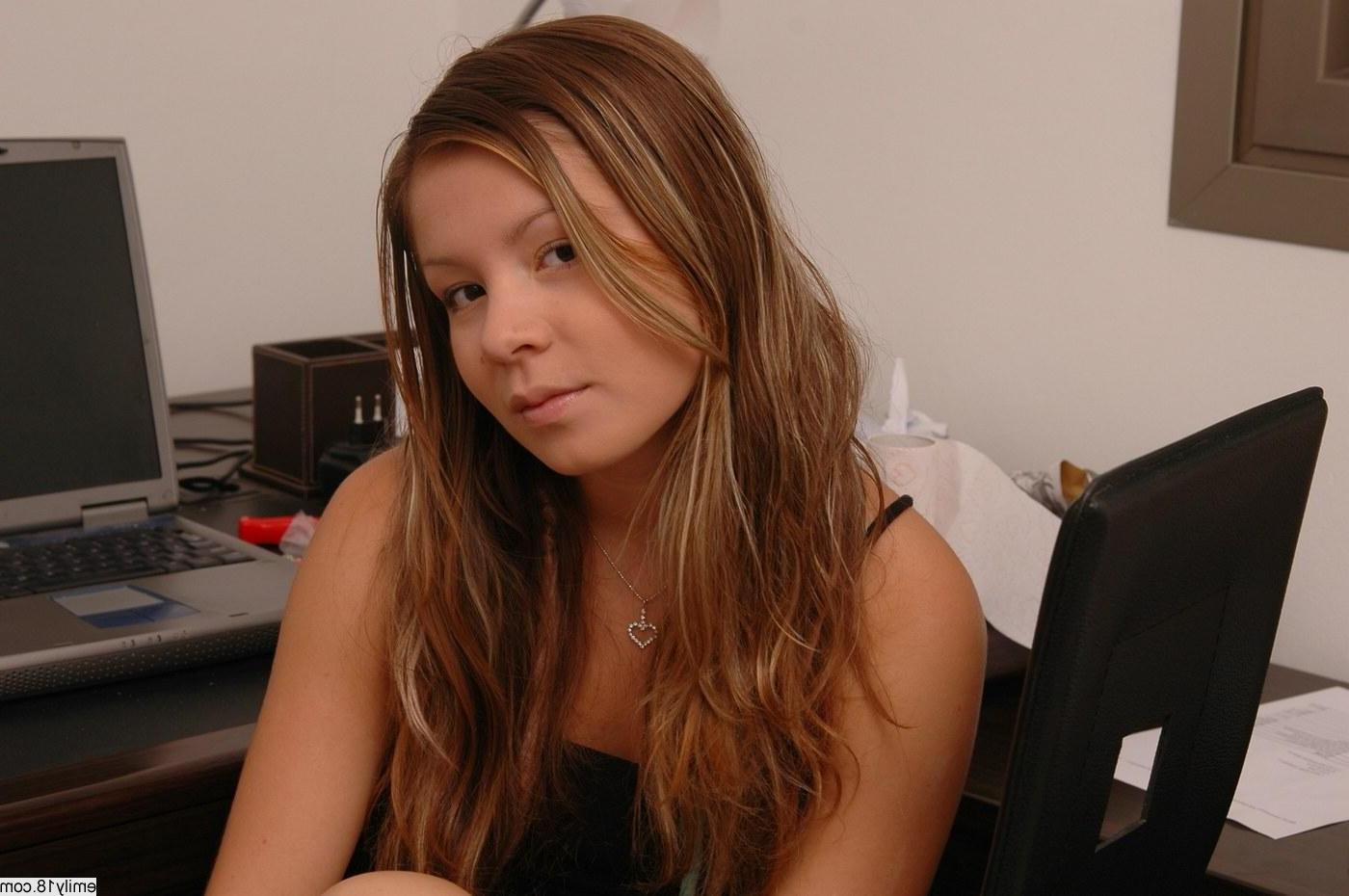 15P Young emily18 fooling around in her home office