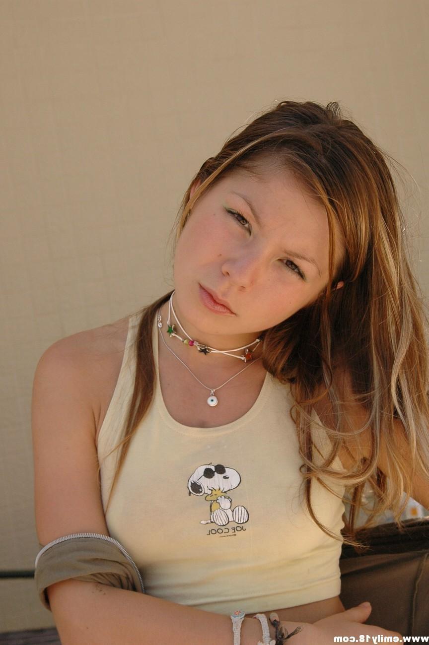 15P Young emily showing her body on the rooftop