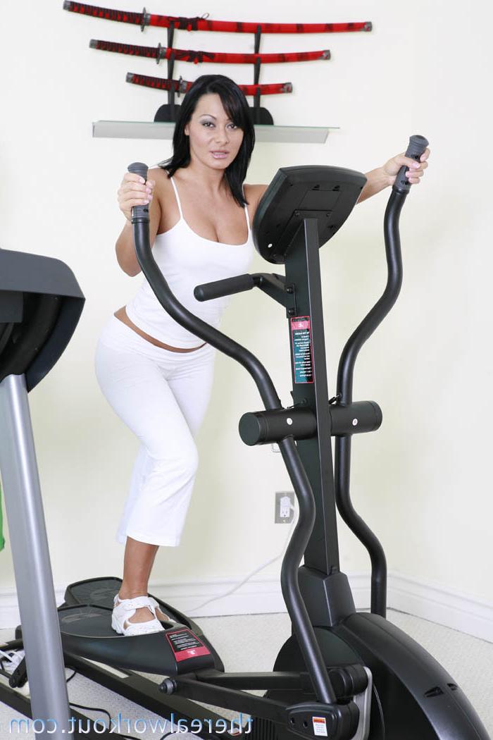 10P Stunning chick Sandra Romain fucked outdoors by her fitness coac