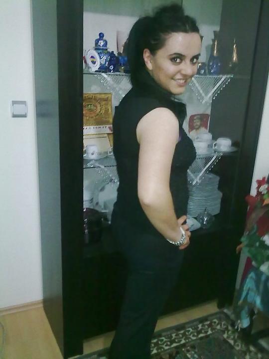 8P Turkish woman sexy...