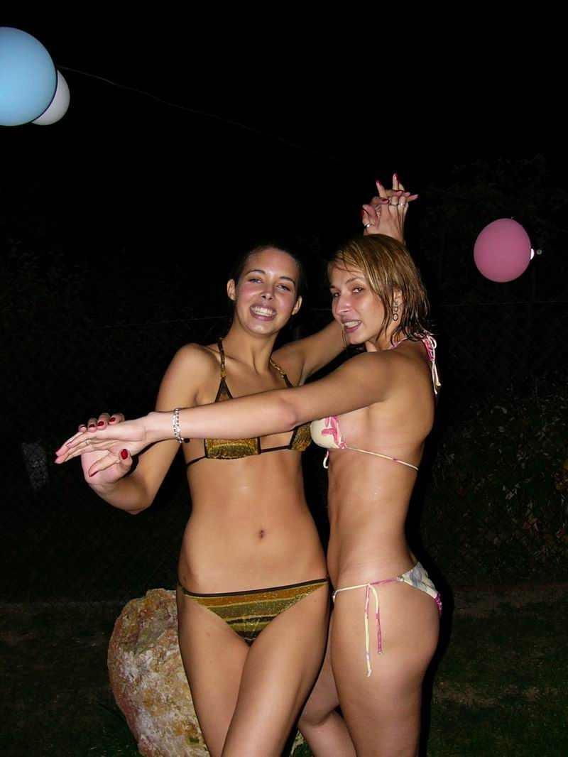 16P Real candid photos of wild amateur teens showing skin
