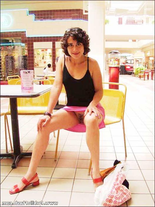 16P Hairy Pussy Upskirt Flasher Without Panties Flashing At The Mall