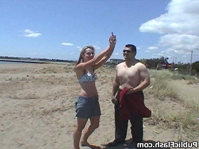 16P Beach Brat Blonde Flasher Plays You Show Me Yours First