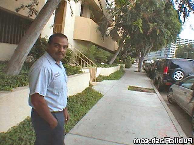 16P Big Black Boobs Flasher Outdoors on City Boulevard