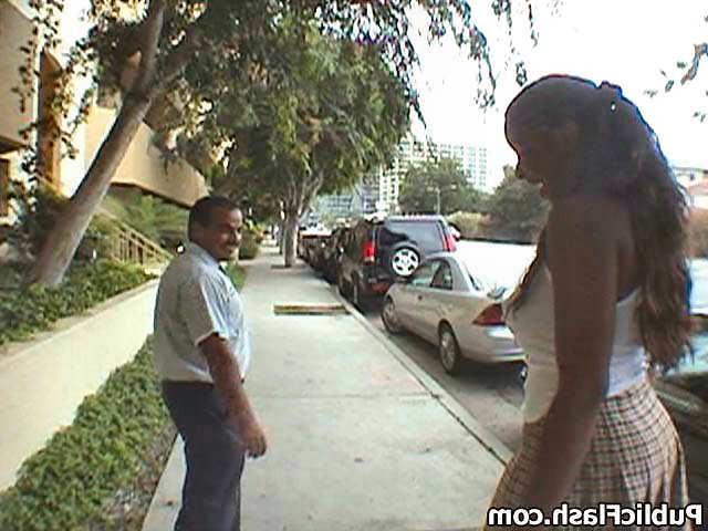 16P Big Black Boobs Flasher Outdoors on City Boulevard