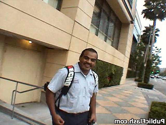 16P Big Black Boobs Flasher Outdoors on City Boulevard