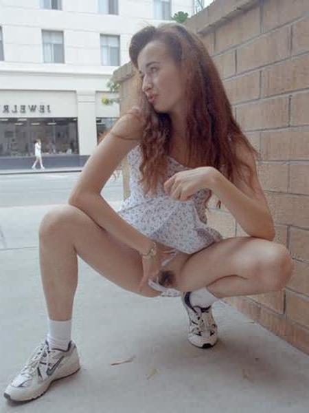 16P Downtown Pussy Flasher On Public Street