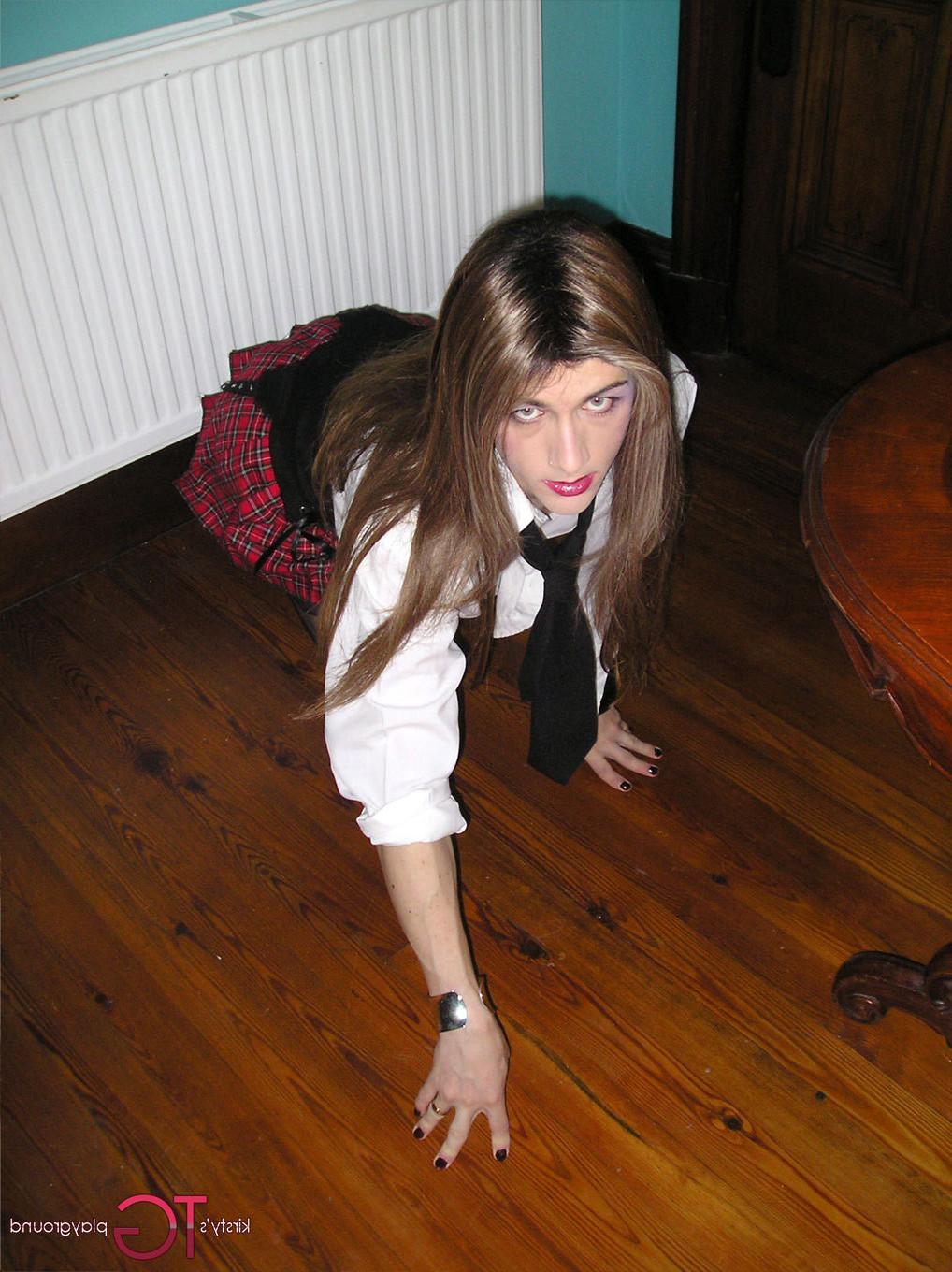 15P Schoolgirl CD sits on dildo