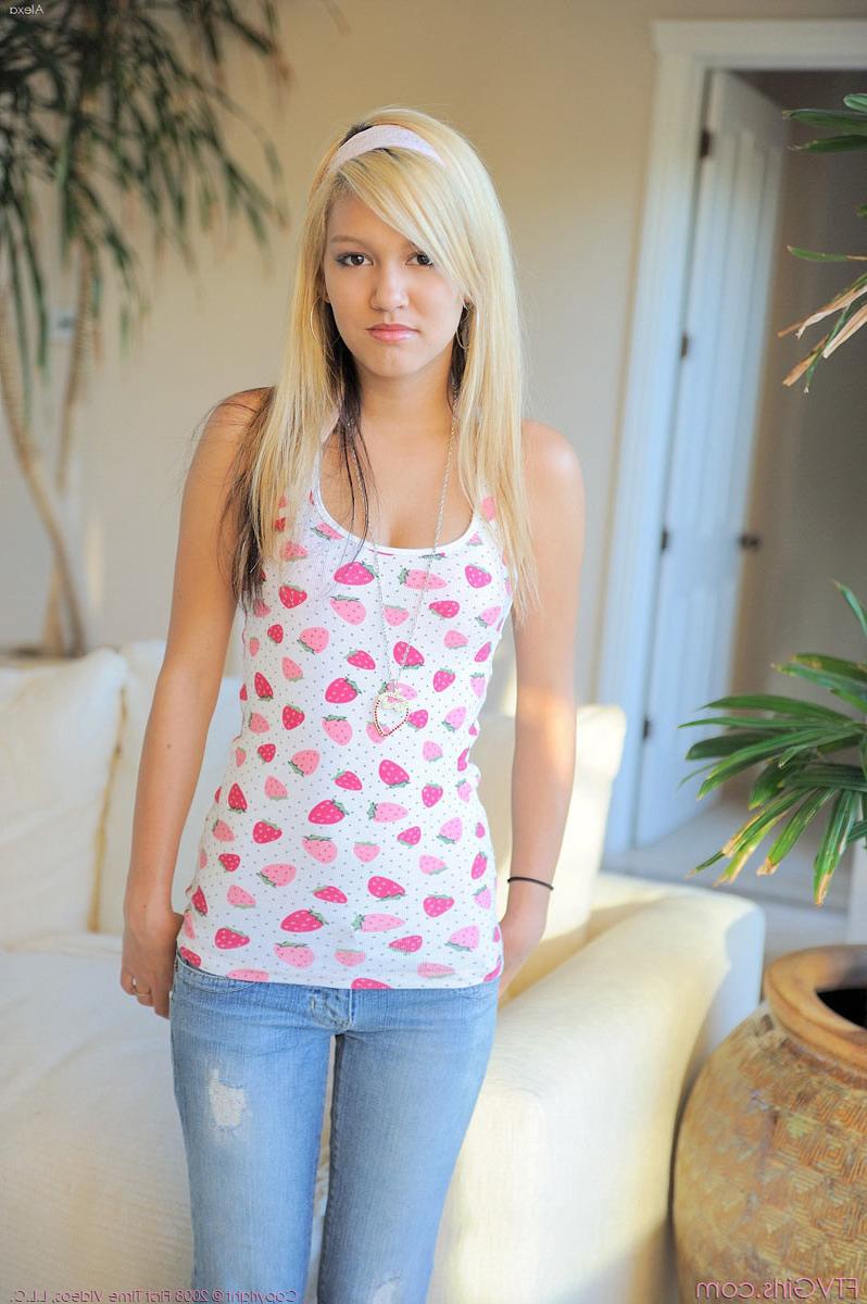15P A gorgeous young petite nude teen cuties wet pussy
