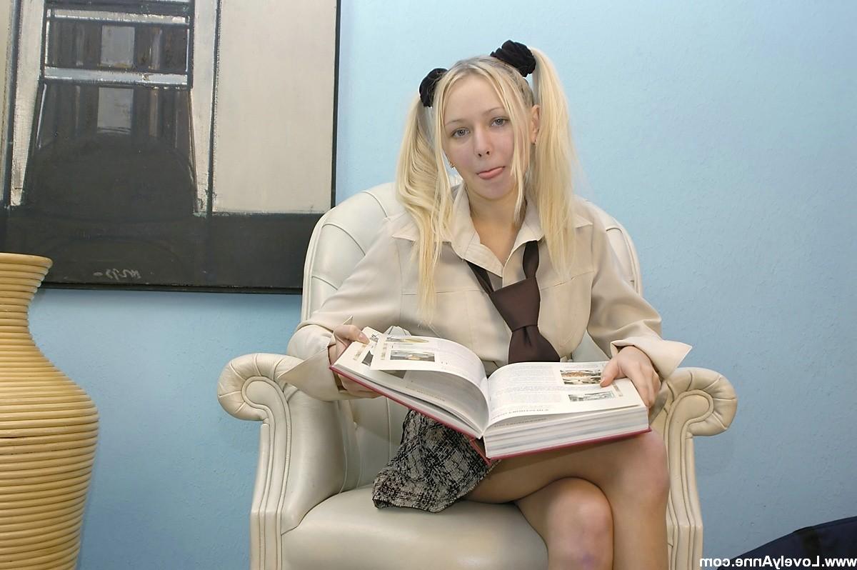 15P Blonde &amp;amp; busty schoolgirl Anne