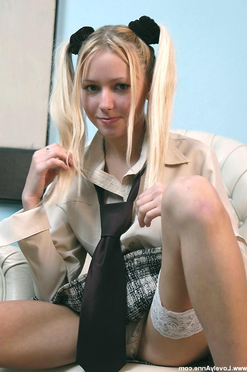 15P Blonde &amp;amp; busty schoolgirl Anne