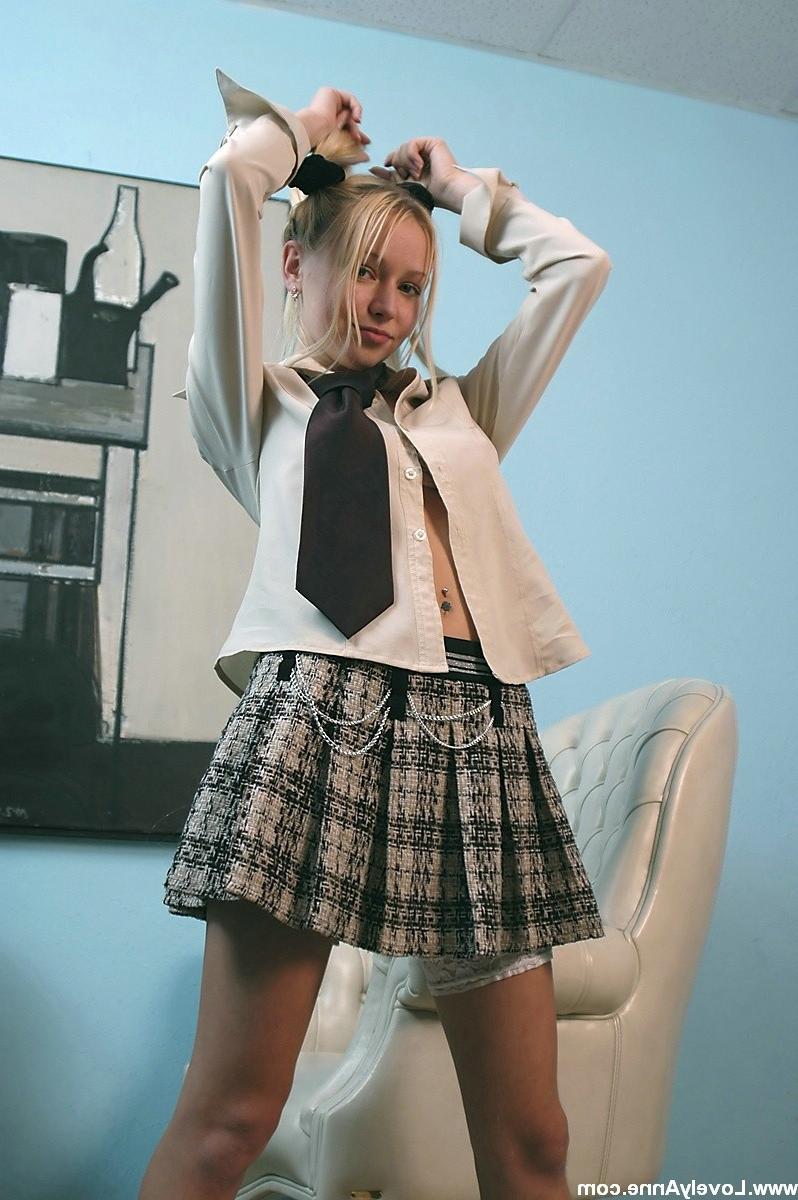 15P Blonde &amp;amp; busty schoolgirl Anne