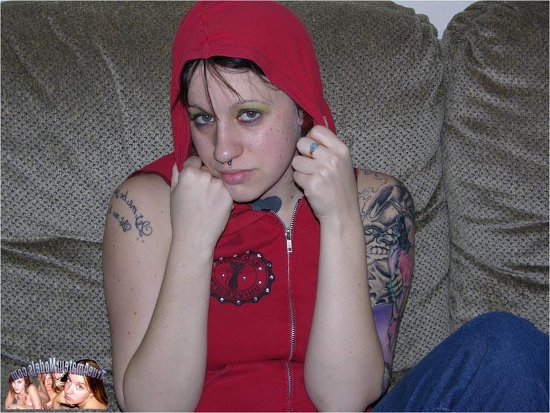 16P Real home made girlfriend porn pics with punk girl with tattoos