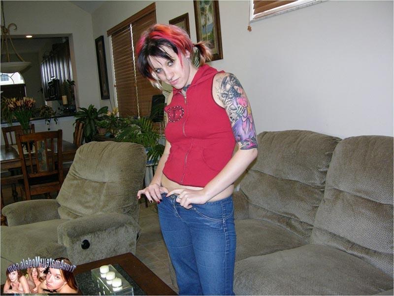 16P Real home made girlfriend porn pics with punk girl with tattoos