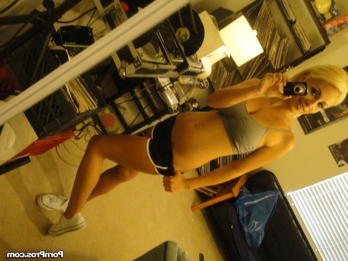 12P Hot Busty EX Secret Sex Vid