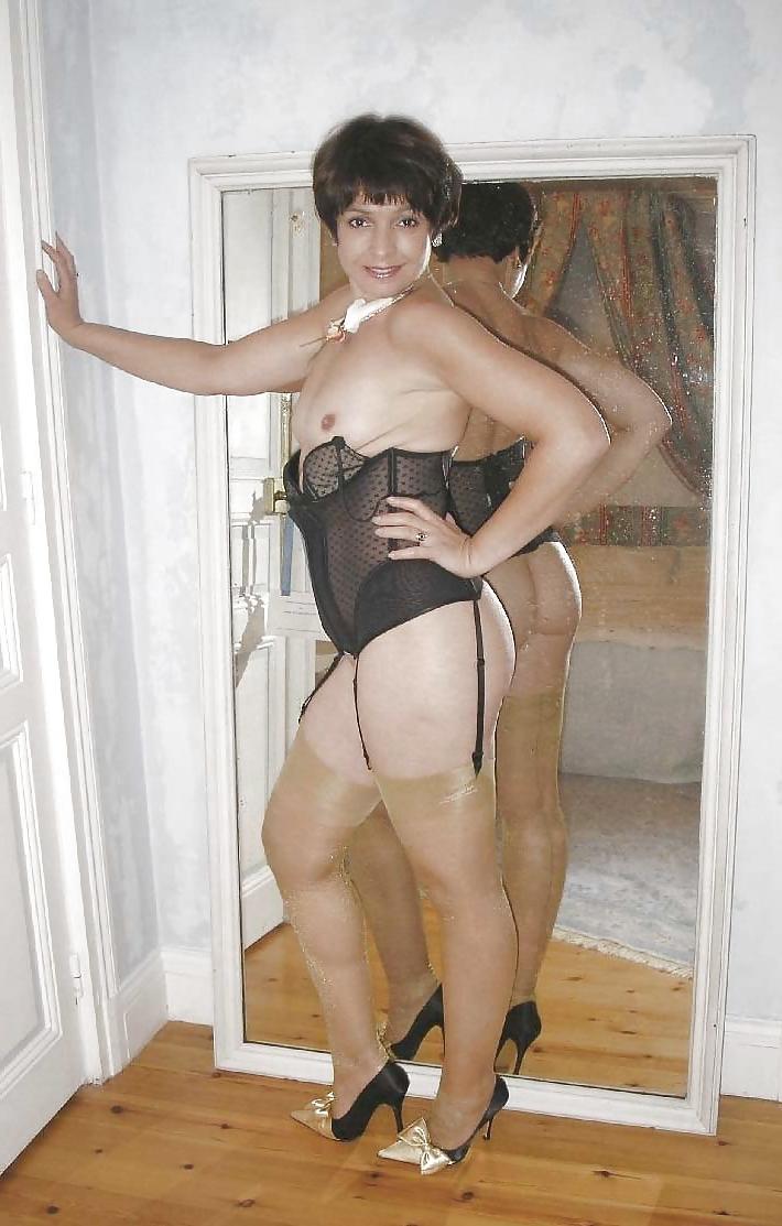 25P Mature Lover 226... Intermezzo : NYLON