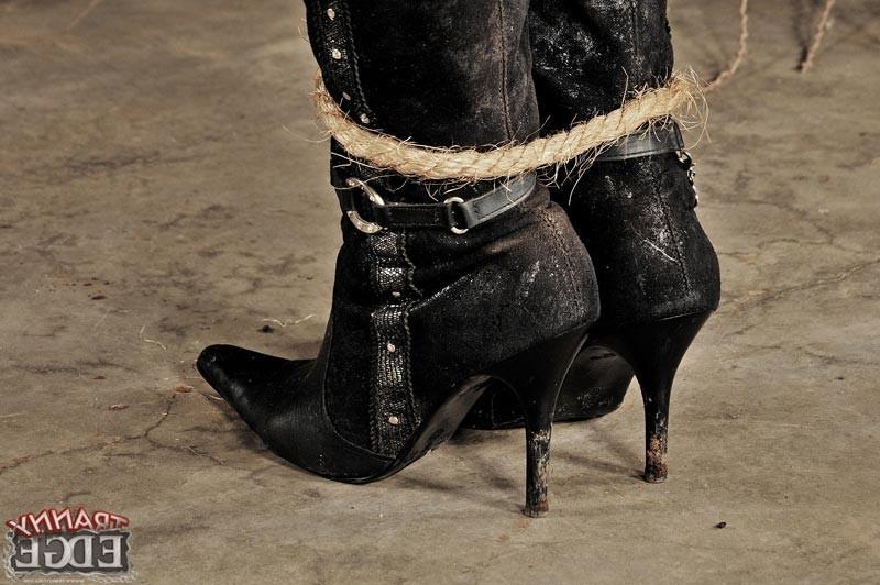 14P Submissive Tranny Bondage Action