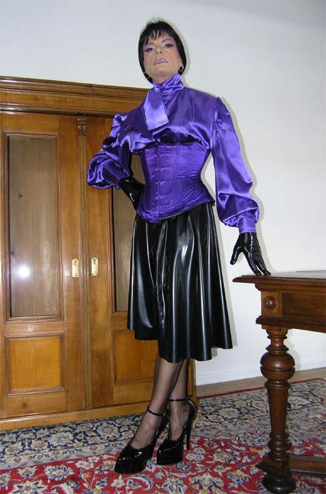 20P Fetish mature tranvestite in leather