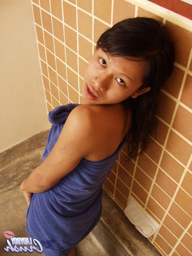 16P sexy asian shemale jacking off in the shower