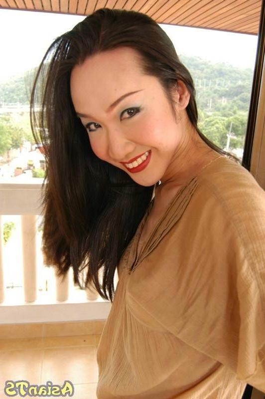14P Fair skinned asian shemale showing off her body