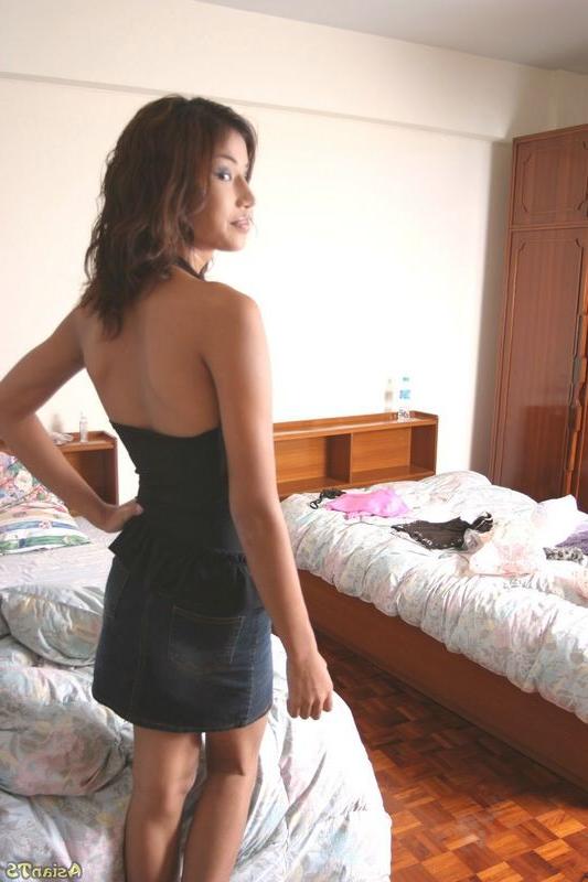 14P Beautiful asian shemale strokes and cums