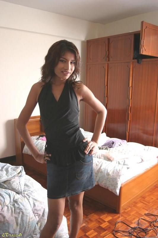 14P Beautiful asian shemale strokes and cums
