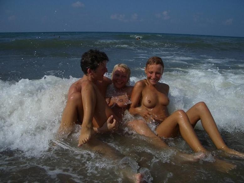 15P Busty and sexy girlfriends in secret asmateur photo shoots