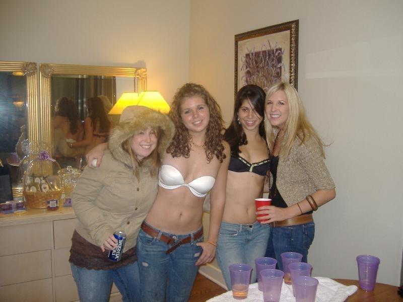15P Busty and sexy girlfriends in secret asmateur photo shoots