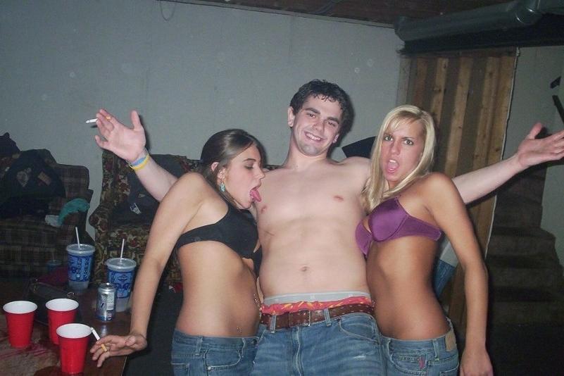 15P Busty and sexy girlfriends in secret asmateur photo shoots