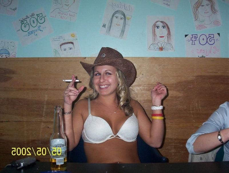 15P Busty and sexy girlfriends in secret asmateur photo shoots