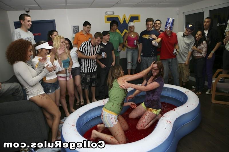 16P Check out this amazing sick ass miami college dorm party