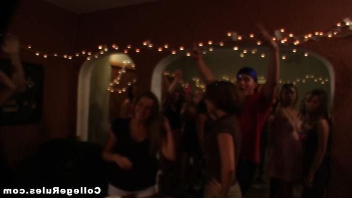 16P Hot college dorm party go wild in these hot fucking crazy pics