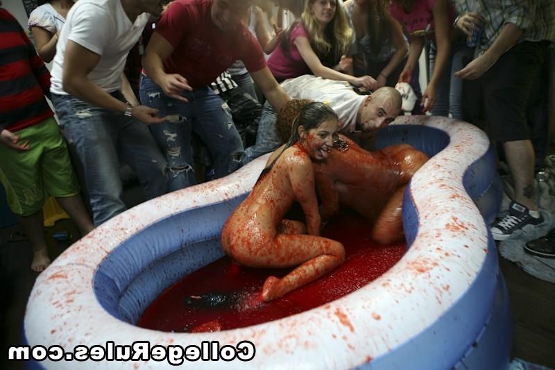 16P Schauen Sie sich diese tolle, vollbusige Miami-College-Wohnheimparty an