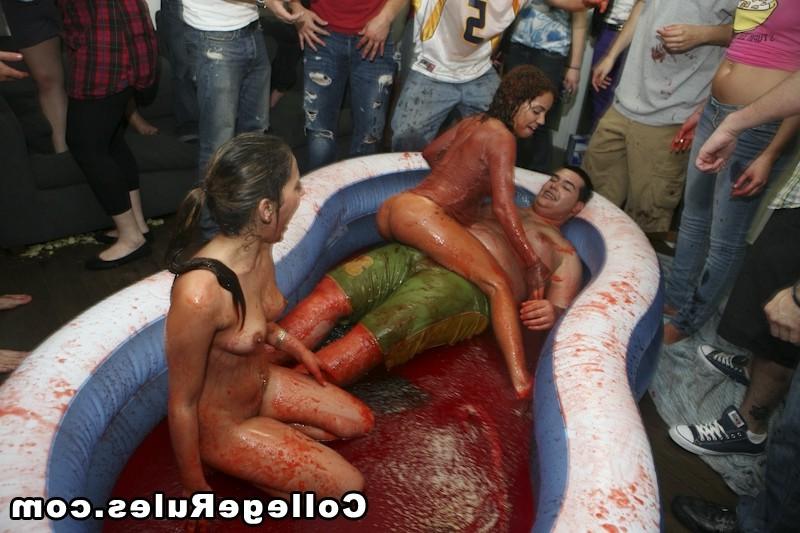 16P Schauen Sie sich diese tolle, vollbusige Miami-College-Wohnheimparty an