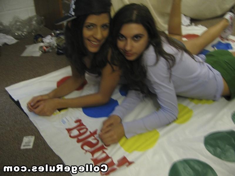 16P Hot college dorm party go wild in these hot fucking crazy pics