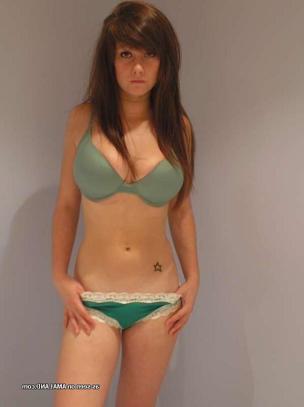 15P Amateur eighteen year old girlfriends flash tits
