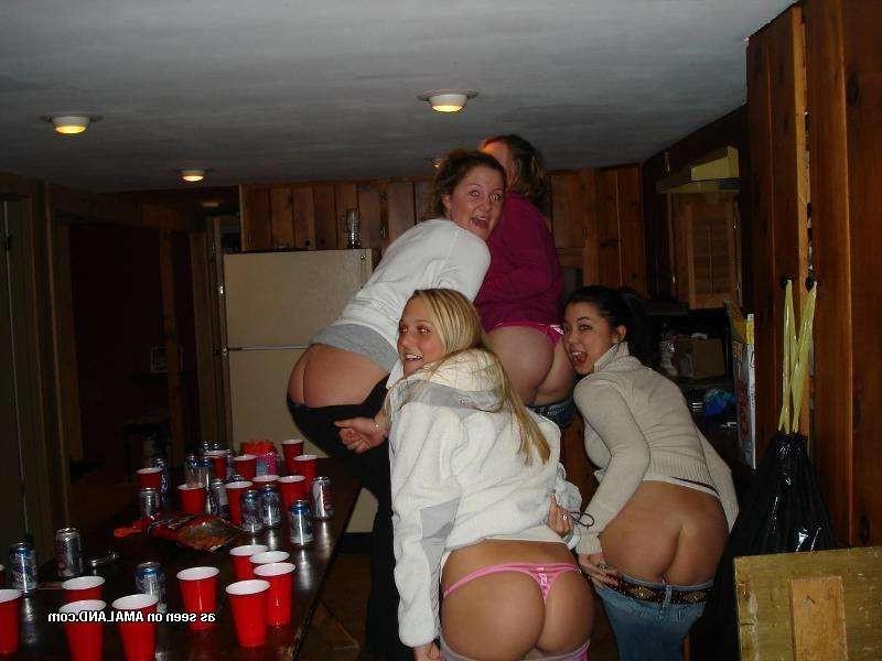 15P Amateur eighteen year old girlfriends flash tits