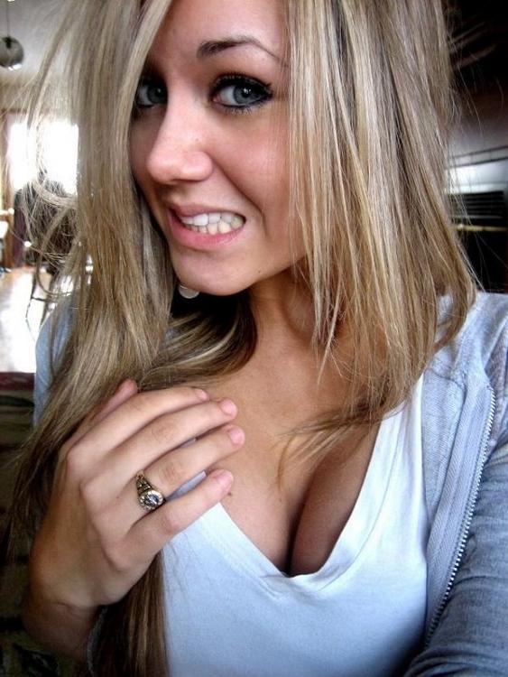 15P Amazing busty babes showing tits and her secret place